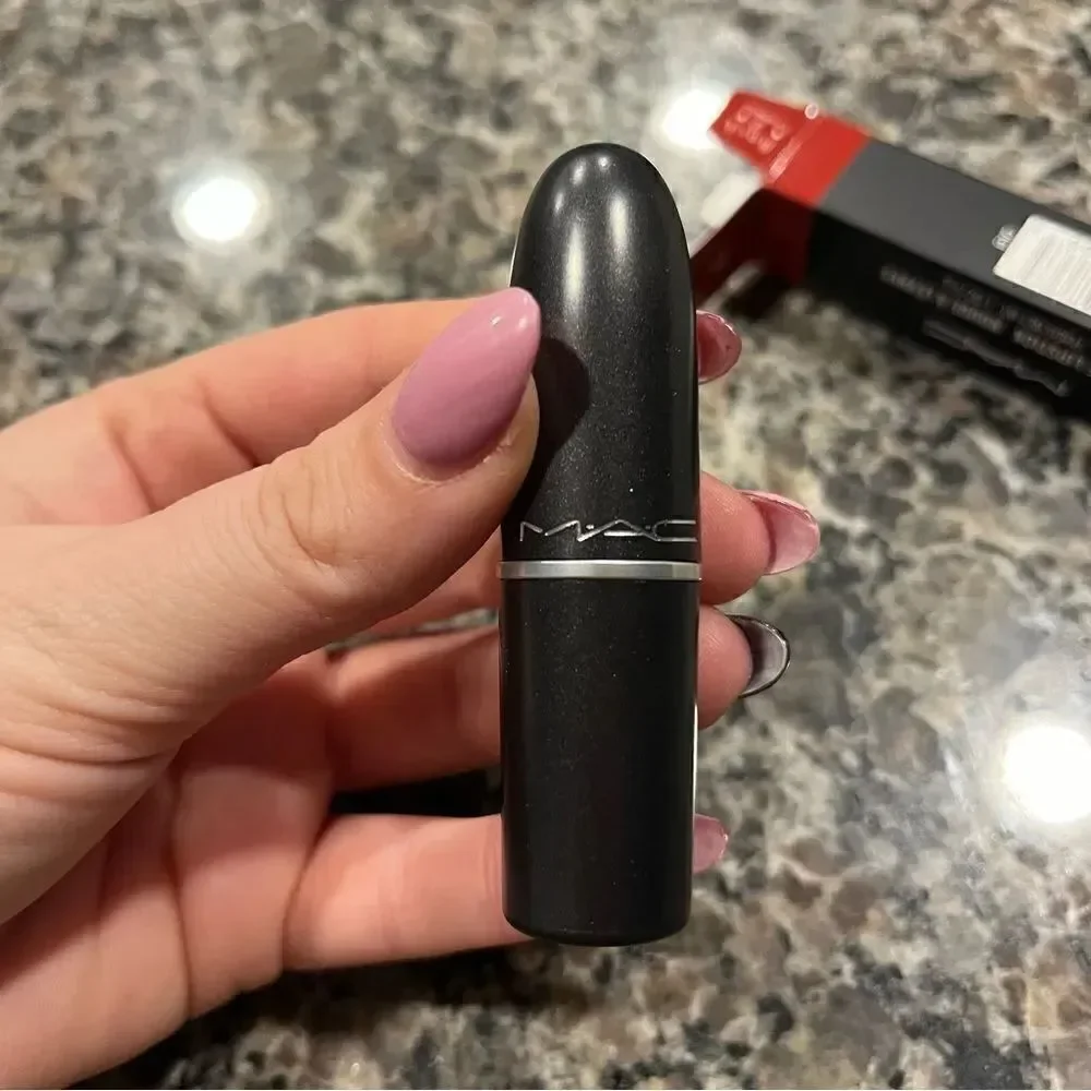 MAC MATTE LIPSTICK- chili